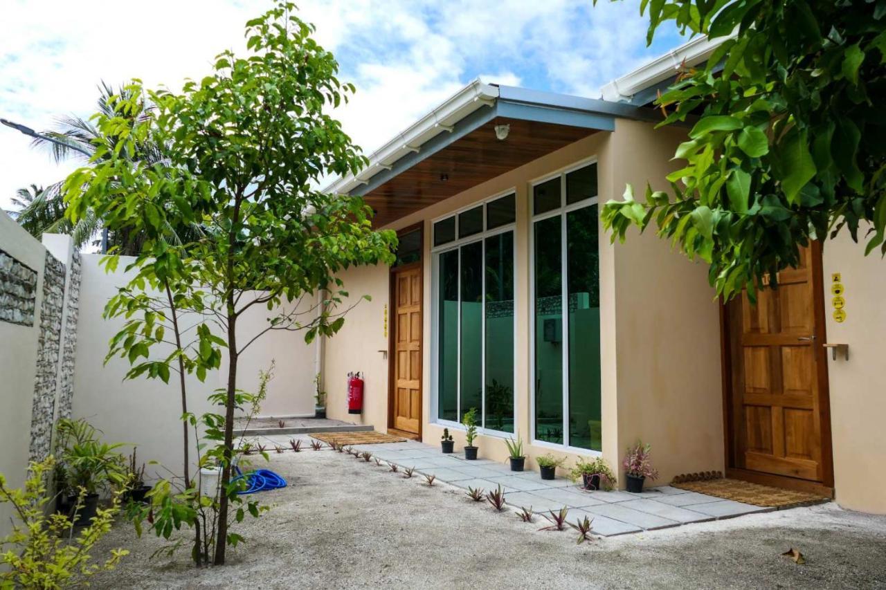 Hotel Ayira Maldives à Feridhoo Extérieur photo